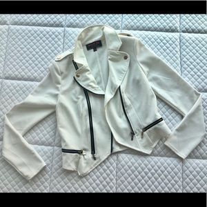 White trendy blazer jacket with zipper